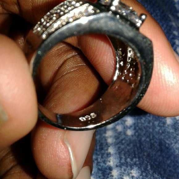 Diamond encrusted ring - Picture 3 of 4
